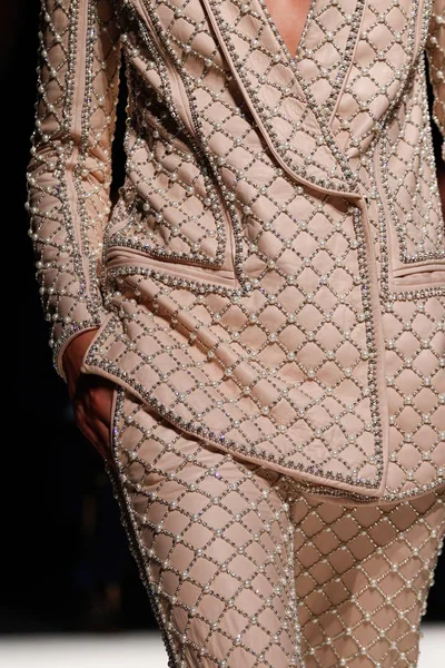 Look 35